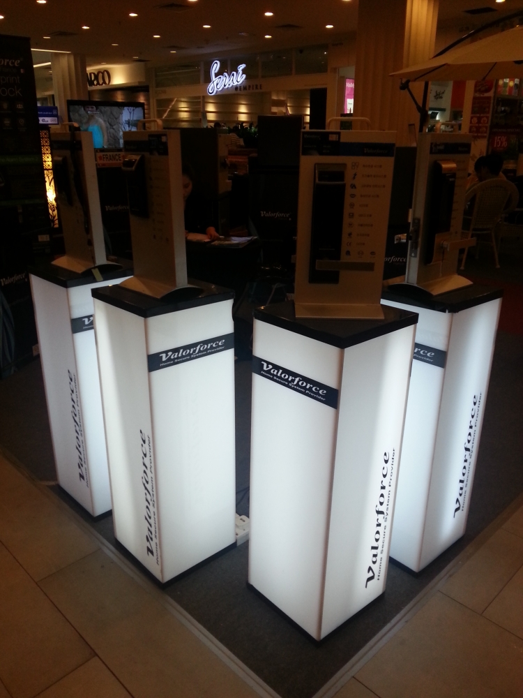 Acrylic Lighted Display Stand